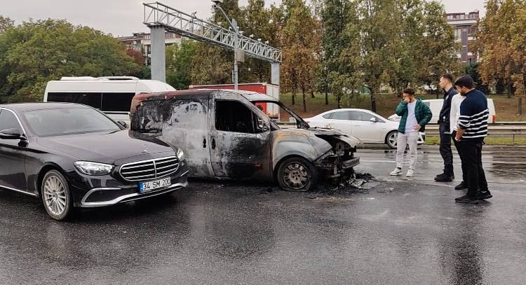 Bayrampaşa’da dehşet anları: Hafif ticari araç bir anda alev topuna döndü! - Sayfa 4