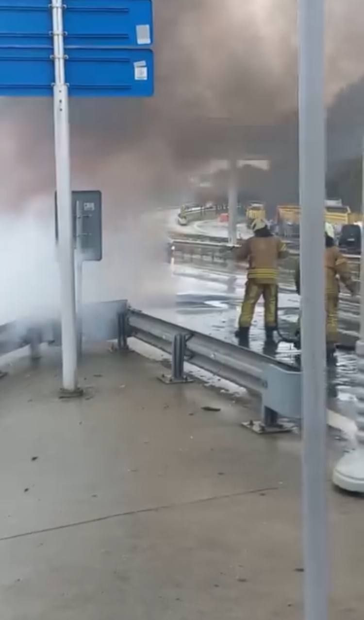 Bayrampaşa’da dehşet anları: Hafif ticari araç bir anda alev topuna döndü! - Sayfa 1