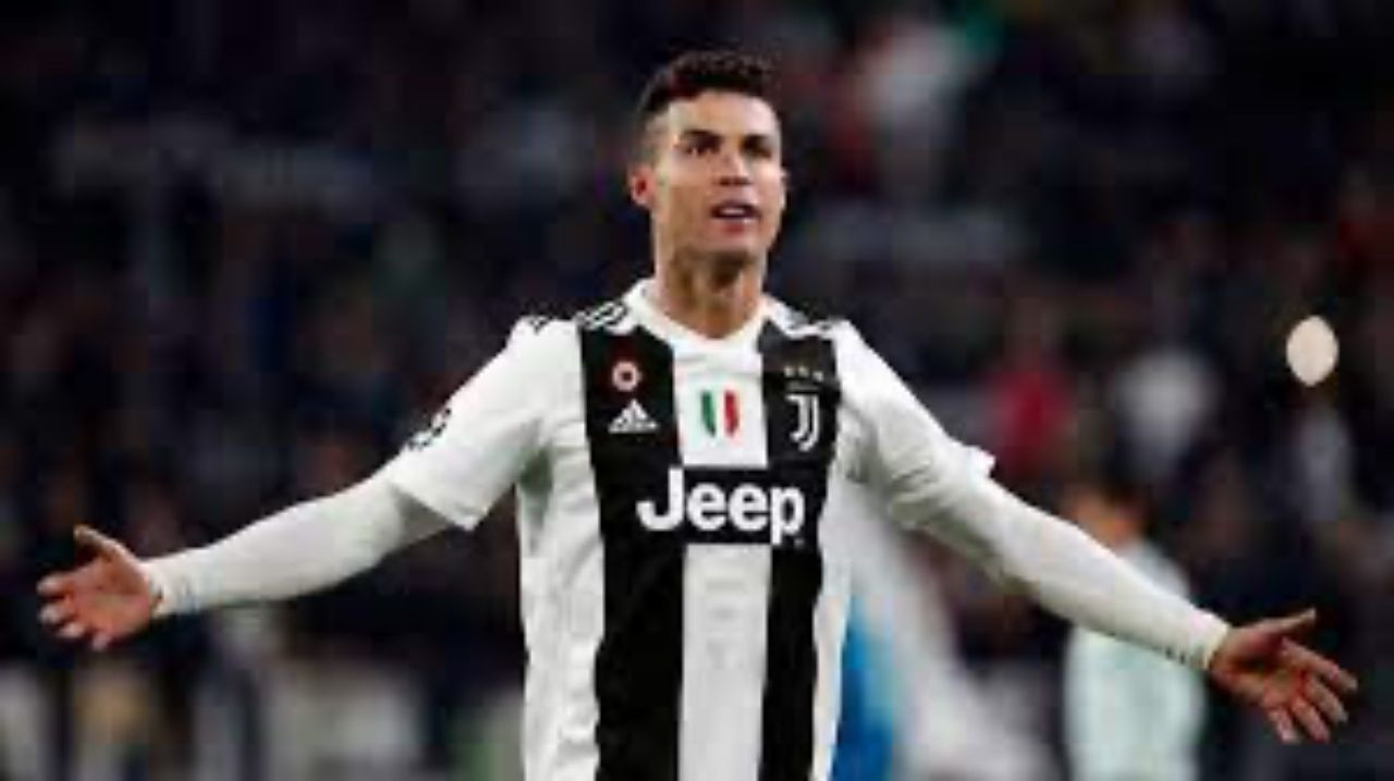 Tarihte bir ilk! Dünyanın ilk milyarder futbolcusu Cristiano Ronaldo tarihe geçti - Sayfa 6