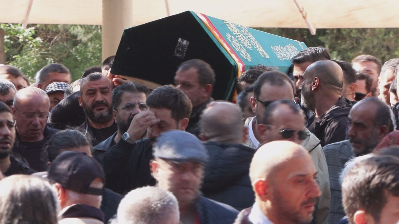 Silahlı saldırıda yaşamını yitiren Serdar Öktem toprağa verildi - Sayfa 1