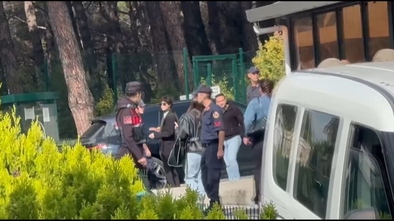 Uyuşturucu soruşturması! İşlemleri tamamlanan ünlüler Adli Tıp Kurumu'ndan ayrıldı - Sayfa 2