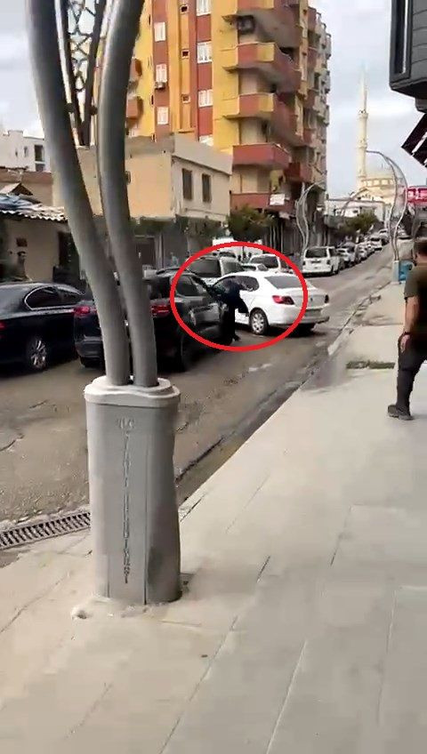 Cipinin içinden dehşet saçtı! tartıştığı kişinin ayaklarını ezdi, apar topar kaçtı - Sayfa 1