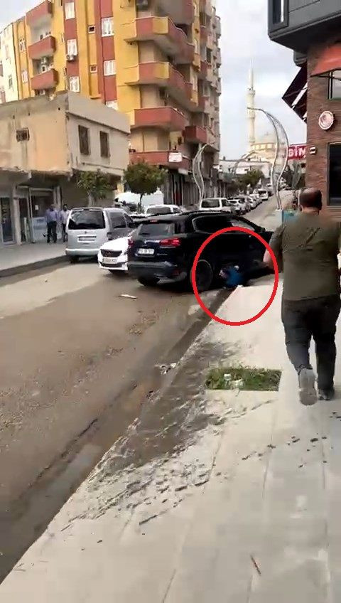 Cipinin içinden dehşet saçtı! tartıştığı kişinin ayaklarını ezdi, apar topar kaçtı - Sayfa 3