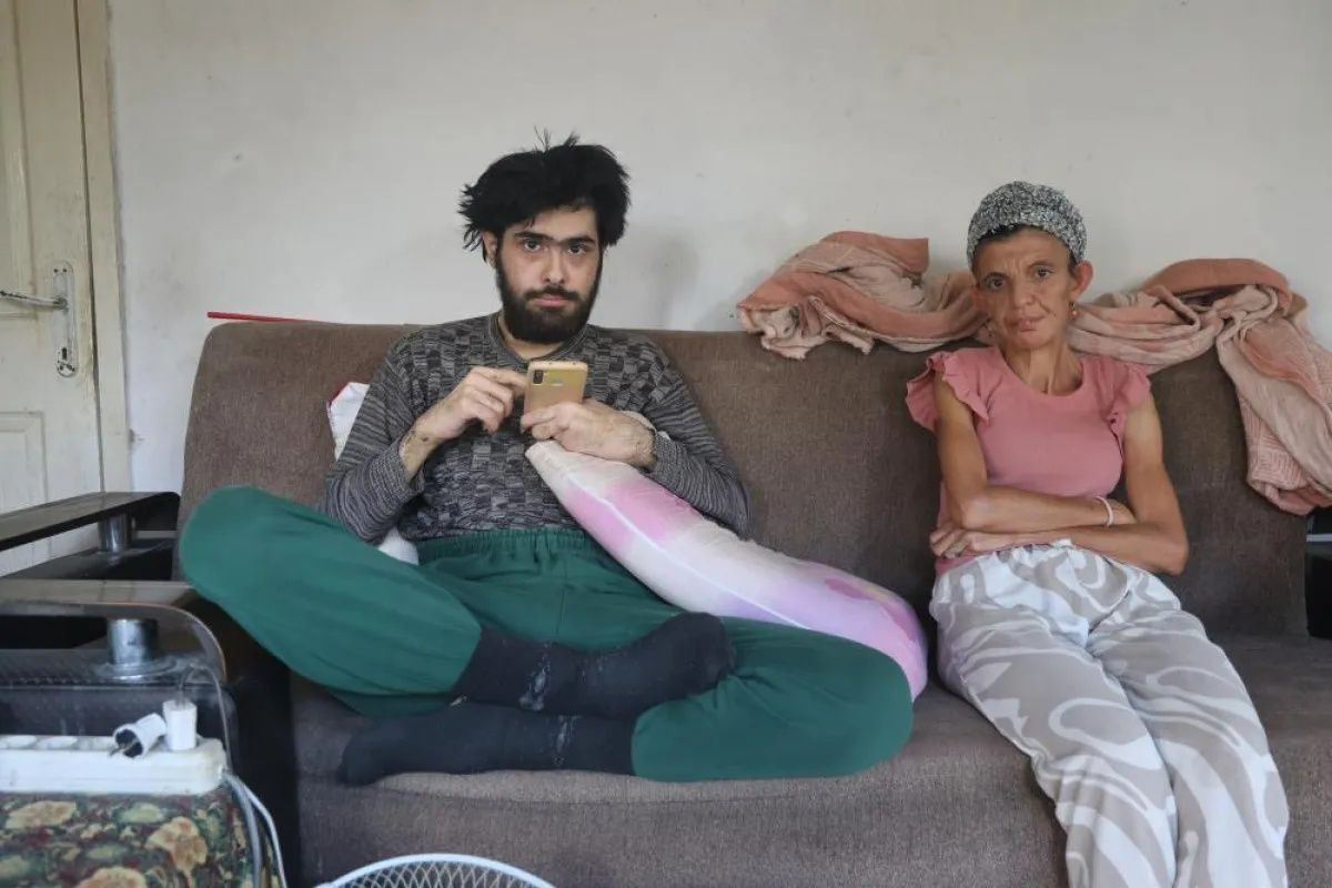 “Oğlum üç yıldır banyo yapmıyor” Telefon bağımlısı gencin annesinden yardım çağrısı! "Sürekli elinde telefon var" - Sayfa 6