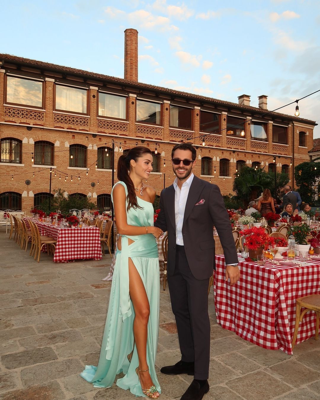 Hande Erçel'den ayrılan Hakan Sabancı, sosyal medyaya geri döndü - Sayfa 5