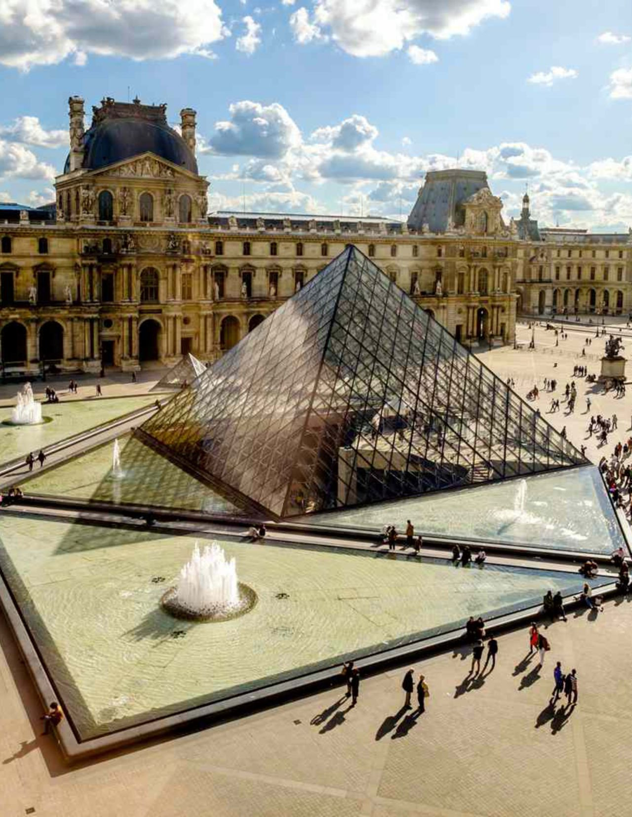 Louvre Müzesi soygunu nasıl gerçekleşti? Güpegündüz merdiven dayayıp görevli kılığında içeri girdiler! İşte 7 dakikalık şok soygunda çalınan paha biçilemez mücevherler - Sayfa 15