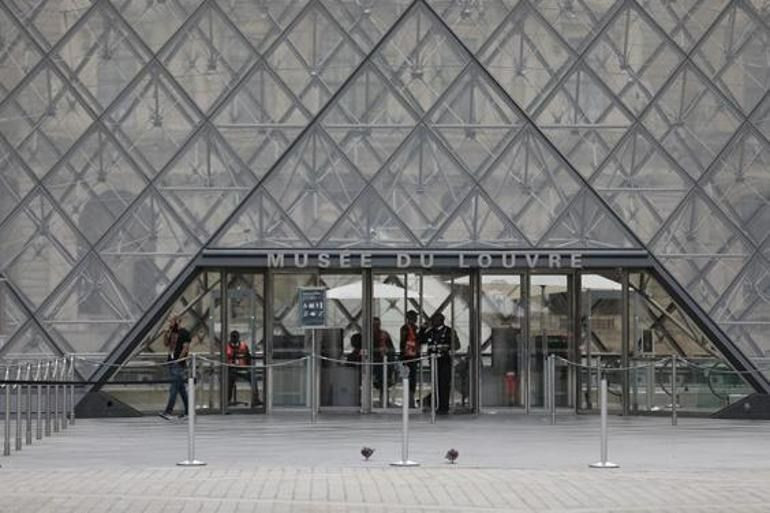 Film gibi soygun! Louvre Müzesi’nden çalınan mücevherlerin maddi zararı belli oldu - Sayfa 2