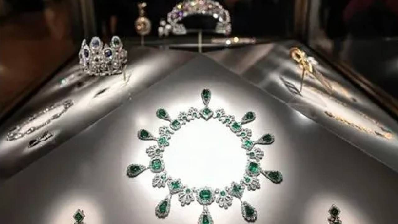 7 dakika içinde soymuşlardı! Louvre Müzesi soygununda çalınan eserlerin bedeli belli oldu: 88 milyon euro - Sayfa 5