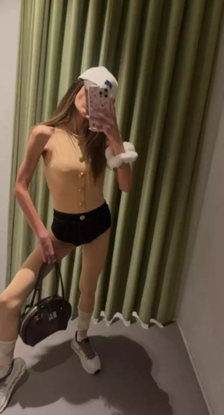 4 ay önce vefat eden Nihal Candan için ailesi mevlit okuttu! ''Sen bana Yasin okutacaktın kuzum. Beni cehennemin en dibine attın da gittin'' - Sayfa 8