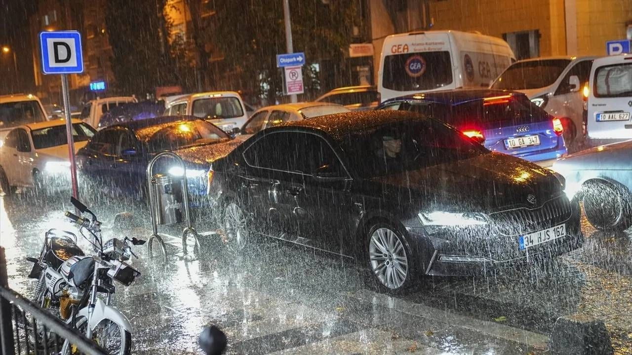Yağmur bitmiyor! Meteoroloji uyardı: İstanbul, Bursa, İzmir ve Ankara’da fırtına alarmı - Sayfa 4