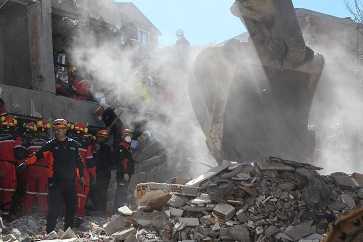 Kocaeli'de kabus günü! Yıkılma anına şahitlik eden mahalle sakini dehşet anlarını anlattı - Sayfa 4