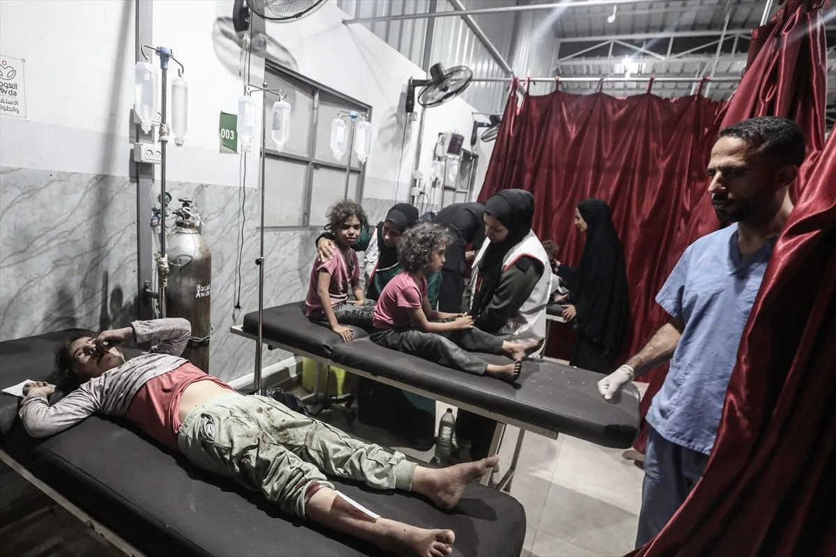 Hastane, barınak, sivil araç… İsrail ateşkesi bozdu yine masumları vurdu! Gazze’de 24’ü çocuk 63 Filistinli hayatını kaybetti - Sayfa 8