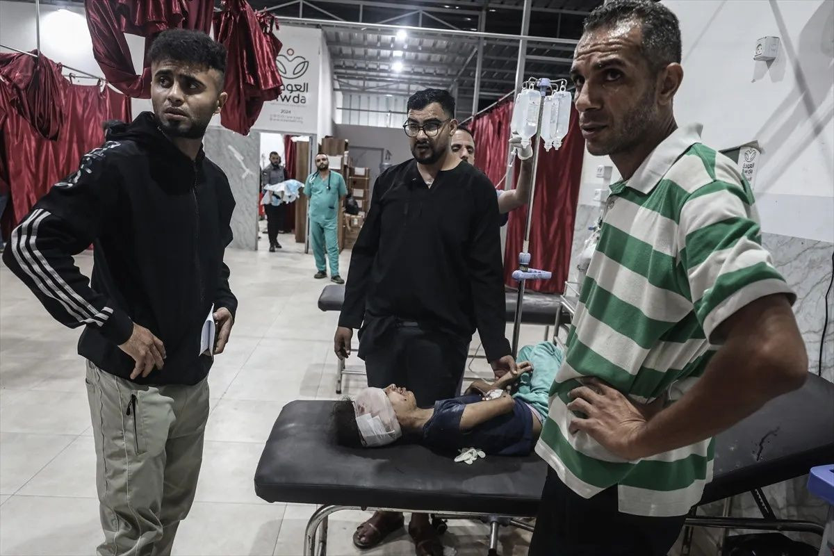 Hastane, barınak, sivil araç… İsrail ateşkesi bozdu yine masumları vurdu! Gazze’de 24’ü çocuk 63 Filistinli hayatını kaybetti - Sayfa 10