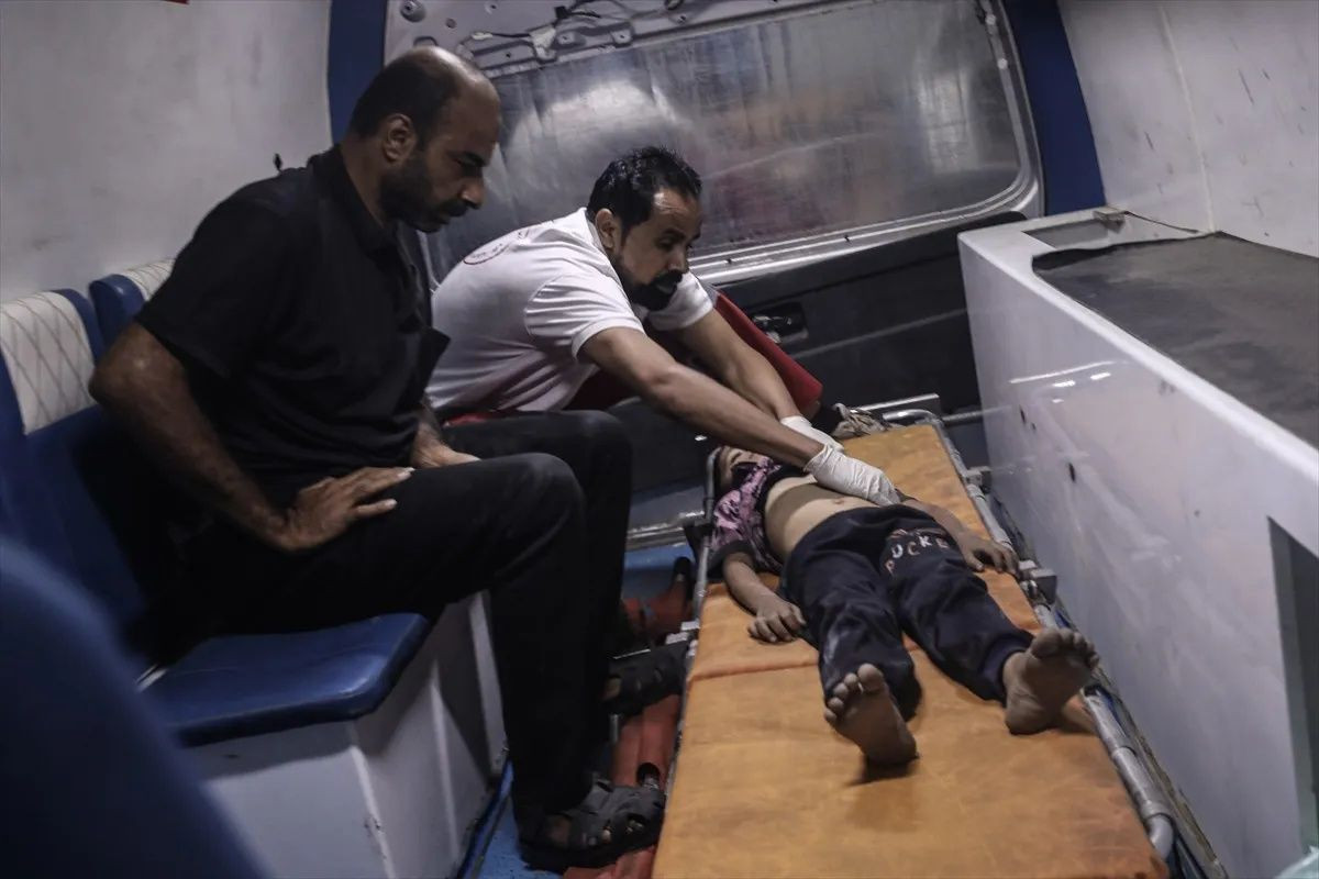 Hastane, barınak, sivil araç… İsrail ateşkesi bozdu yine masumları vurdu! Gazze’de 24’ü çocuk 63 Filistinli hayatını kaybetti - Sayfa 6