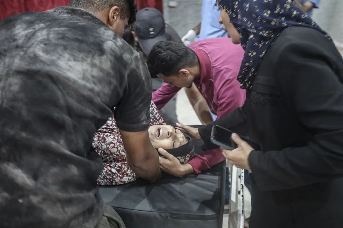 Hastane, barınak, sivil araç… İsrail ateşkesi bozdu yine masumları vurdu! Gazze’de 24’ü çocuk 63 Filistinli hayatını kaybetti - Sayfa 9