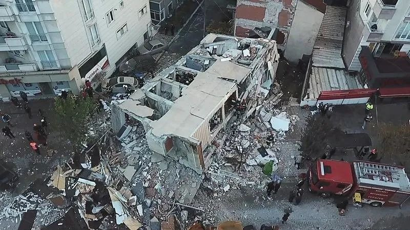 Gebze’deki faciada yeni detaylar: 2012 yapımı binada sadece Bilir ailesi yaşıyordu! Eczane sahibi: Kolon yoktu! - Sayfa 5