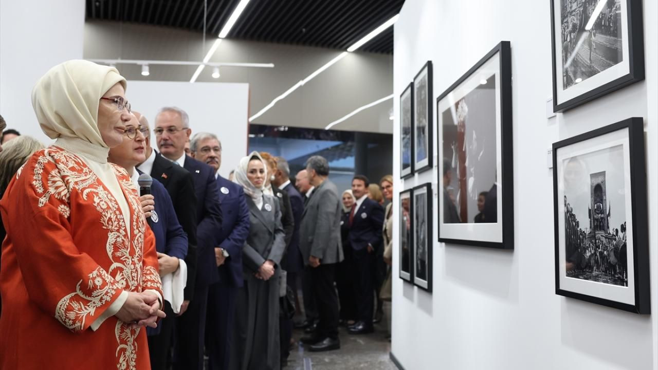 Emine Erdoğan, VakıfBank Sanat Galerisi'nin açılışına katıldı - Sayfa 2