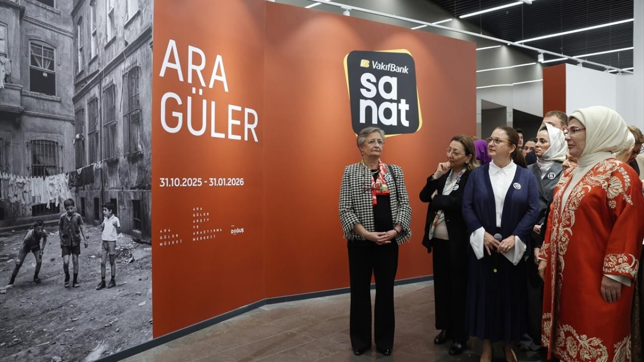 Emine Erdoğan, VakıfBank Sanat Galerisi'nin açılışına katıldı - Sayfa 5