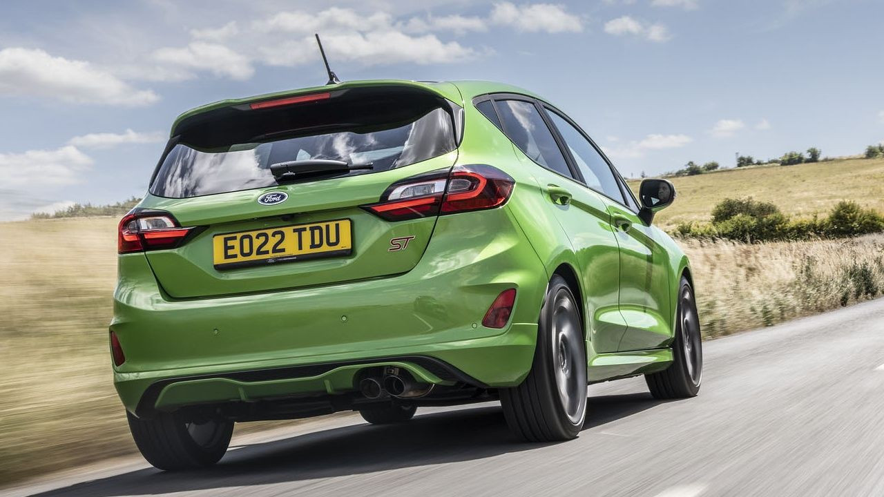 Gelmiş geçmiş en iyi yol tutuşa sahip 20 otomobil! Bu iş için referans oluyorlar - Sayfa 13