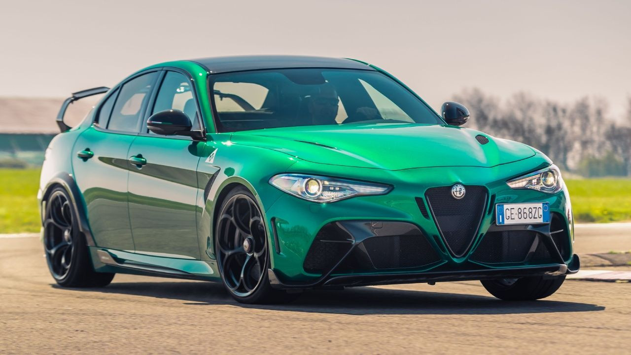 Gelmiş geçmiş en iyi yol tutuşa sahip 20 otomobil! Bu iş için referans oluyorlar - Sayfa 11