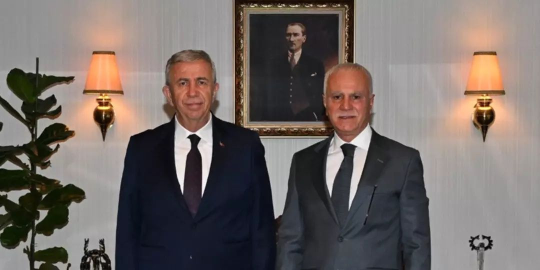 İYİ Parti’den ayrılan Koray Aydın’ın yeni adresi CHP mi olacak? Mansur Yavaş devreye girdi... "CHP'ye geçersem tepki çeker miyim?" - Sayfa 1