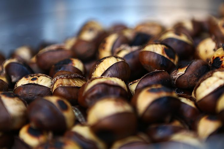 Kestane kabuğunun kalıp gibi çıkmasını sağlıyor; Taksimli seyyar satıcıların uyguladığı teknik - Sayfa 3