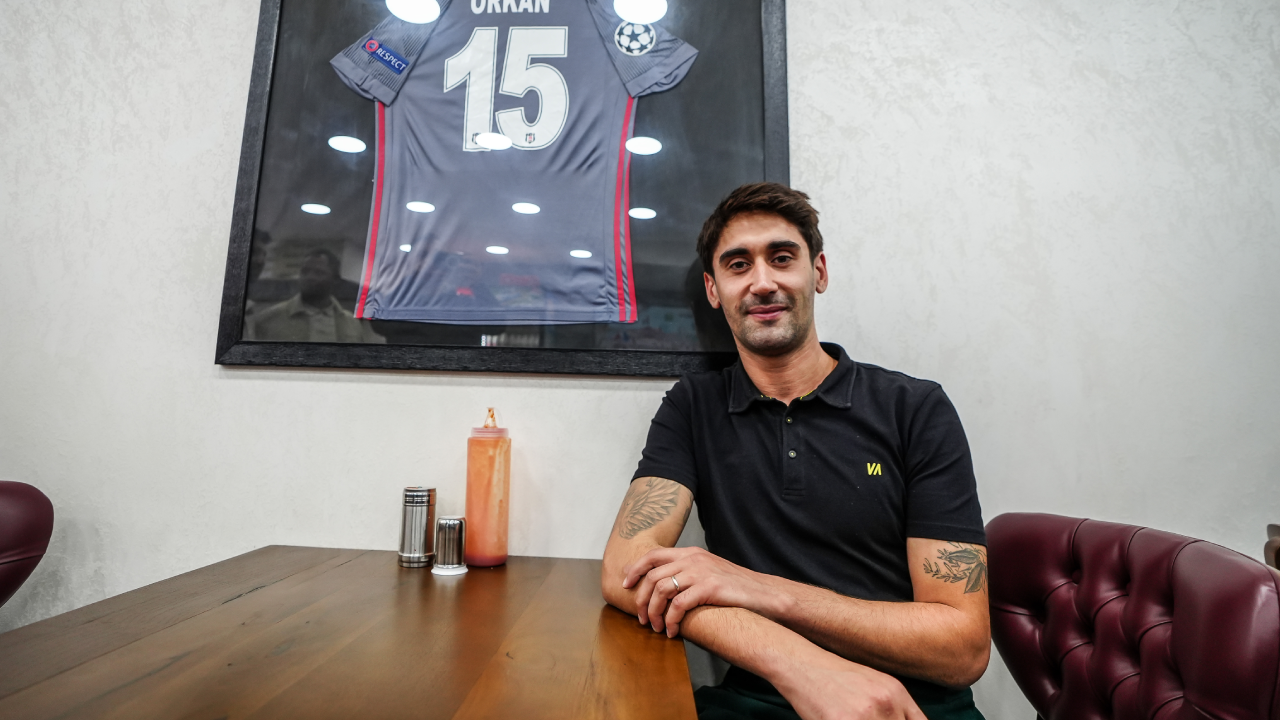 Futbolu bıraktı dönerci oldu! Şampiyonlar Ligi'nde forma giymişti... Şimdiki hayatı herkesi şaşırttı - Sayfa 1