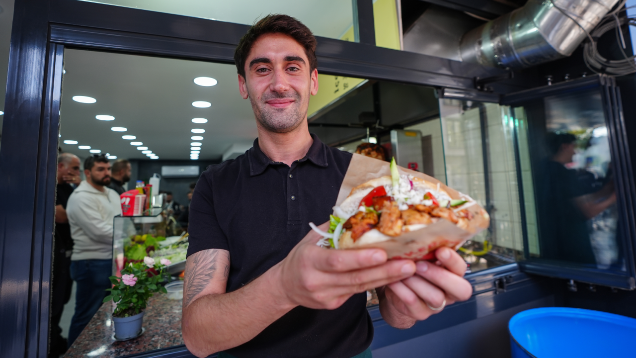 Futbolu bıraktı dönerci oldu! Şampiyonlar Ligi'nde forma giymişti... Şimdiki hayatı herkesi şaşırttı - Sayfa 3