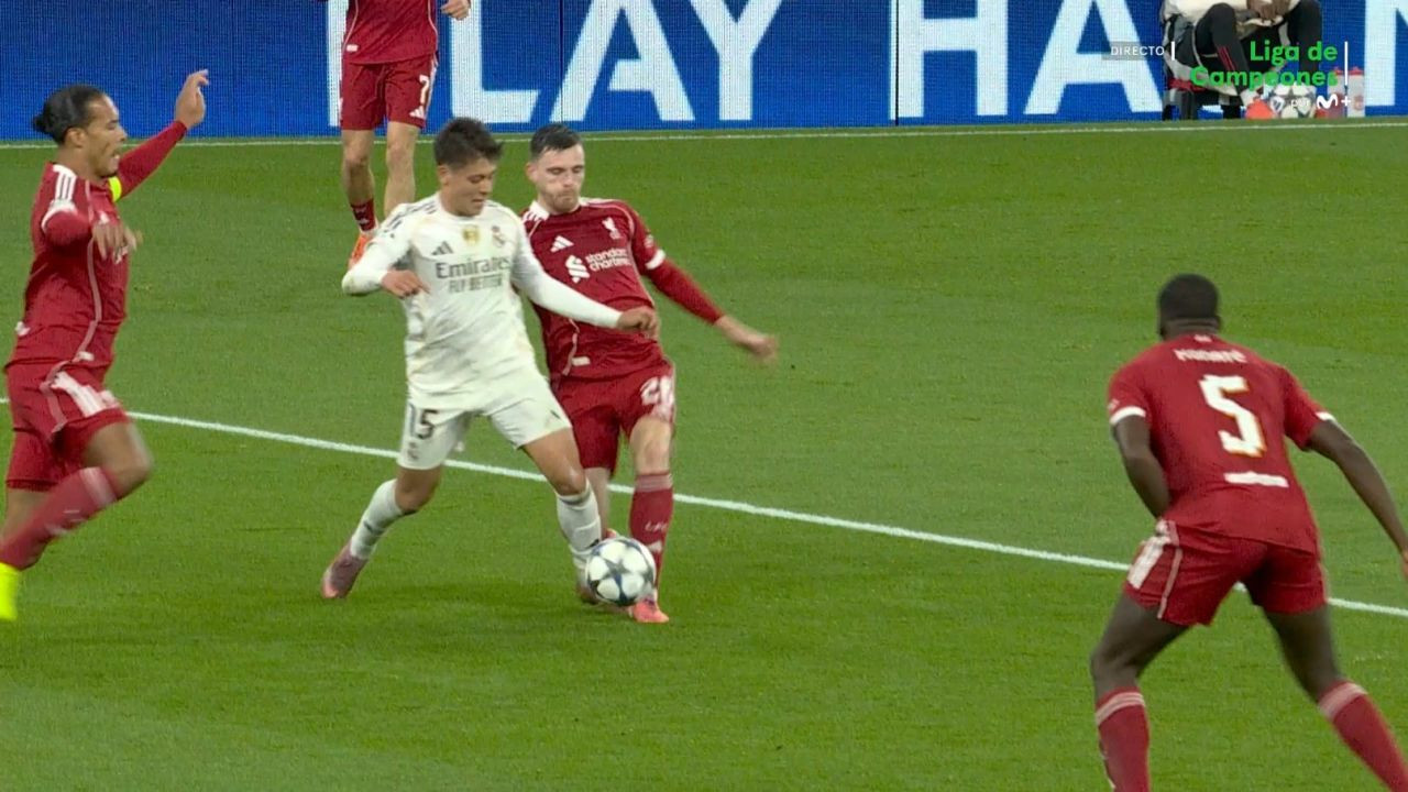 Arda Güler'e yapılan hareket maçın önüne geçti! Real Madrid taraftarı sosyal medyayı ayağa kaldırdı - Sayfa 5