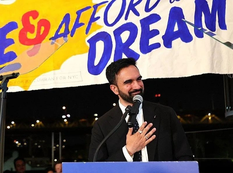 Filistin yanlısı, halkçı ve cesur: New York’un yeni Müslüman Belediye Başkanı Zohran Mamdani kimdir? Son 1 haftada cuma namazına gitti, şabat yemeğine katıldı, kilise ayininde konuştu ve gay barda DJ'lik yaptı - Sayfa 10