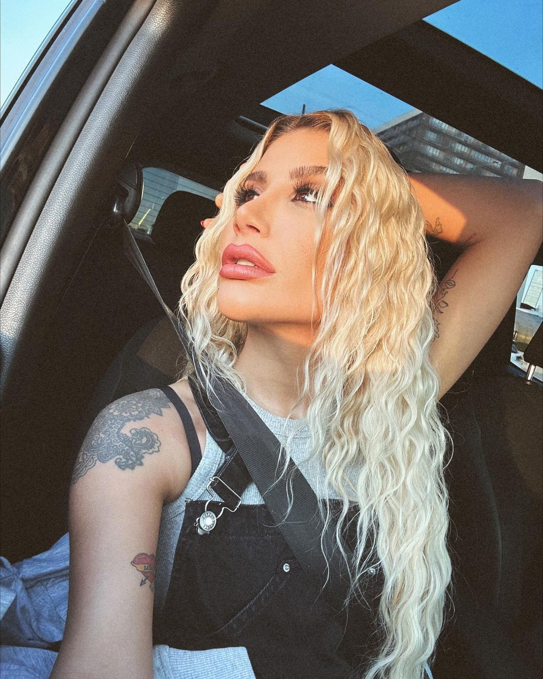 İrem Derici'nin mutluluğu yine yarım kaldı! Melih Kunukcu ile ayrıldı - Sayfa 6