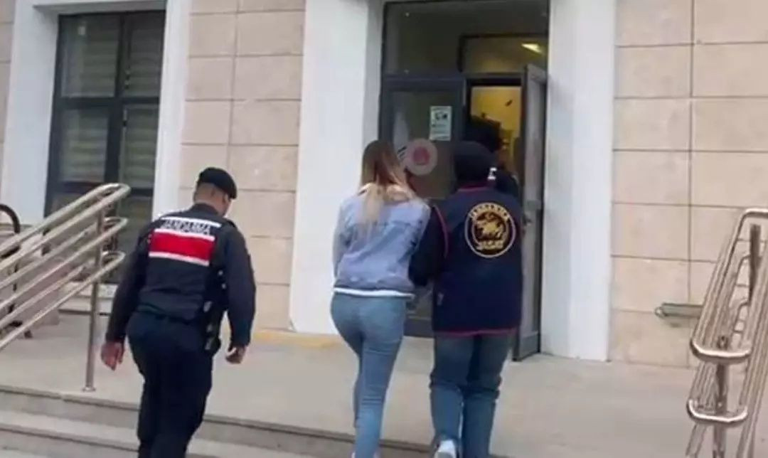 Denizli'de cezaevinde yapay zeka skandalı: Kadın gardiyanı sahte video ile hedef aldılar! Hülya T. ve sevgilisi tutuklandı... - Sayfa 3