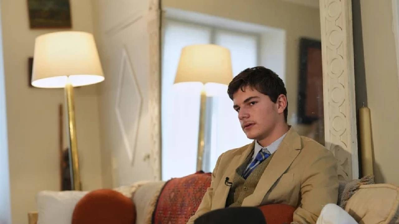 Dünya onu konuşuyordu! Louvre soygununu gölgede bırakan fötr şapkalı fenomenin sırrı çözüldü! Meğer kimmiş... - Sayfa 2