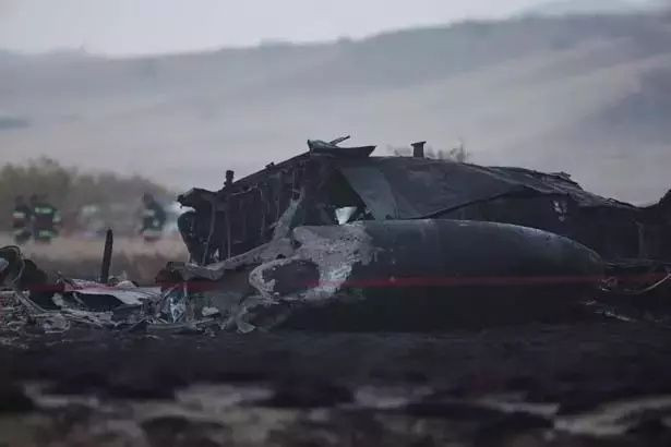 Uçak sınırdan 5 kilometre uzakta düştü, acil sinyal gönderemedi! 20 askerimizin şehit olduğu kazanın enkazından son görüntüler... - Sayfa 5