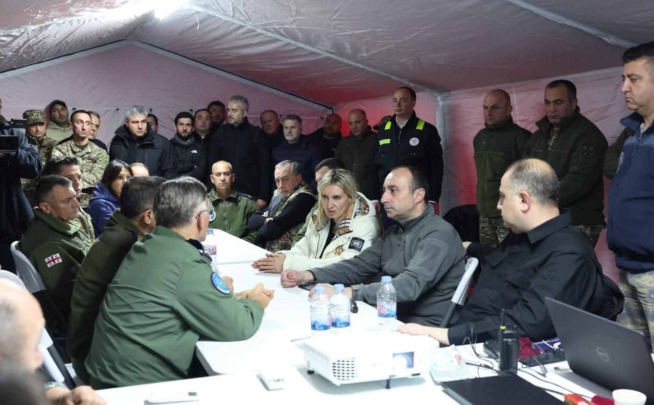 Kaza kırım ekibi olay yerinde! MSB görüntüleri paylaştı... Şehitlerimizin naaşları "Koca Yusuf" uçağı ile Türkiye'ye getirilecek! - Sayfa 3