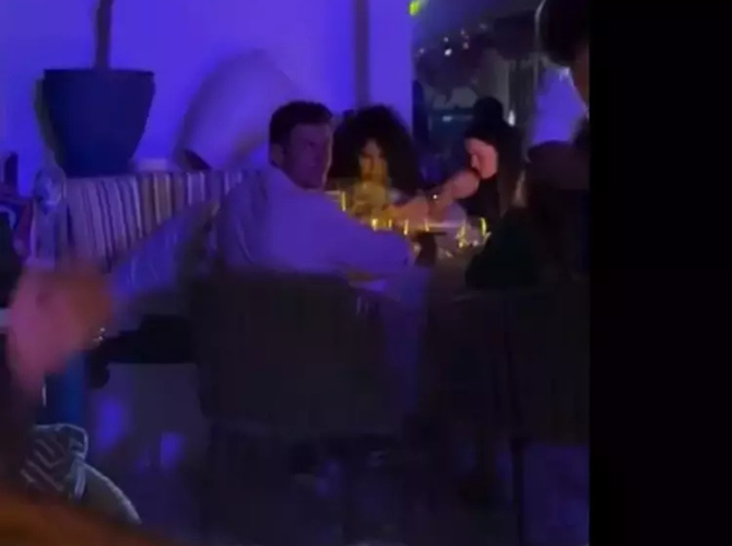 Bülent Ersoy, 'Evli sevgilisi ve onun eşiyle yemeğe çıktı' iddialarına ateş püskürdü - Sayfa 8