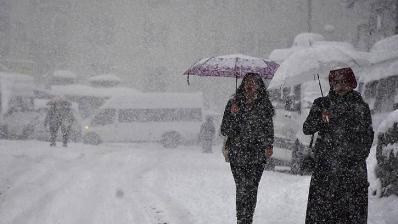 İstanbul’da kış alarm!  Kar Geliyor, Termometreler eksiye gidecek: Tarihi belli oldu - Sayfa 3
