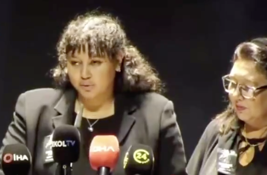 Muazzez Abacı’ya hüzünlü veda: AKM’de gözyaşları sel oldu! Torununun duygusal sözleri töreni sarstı: Bana her akşam meyve tabağı yapar, çorap giymemi söylerdi! - Sayfa 4