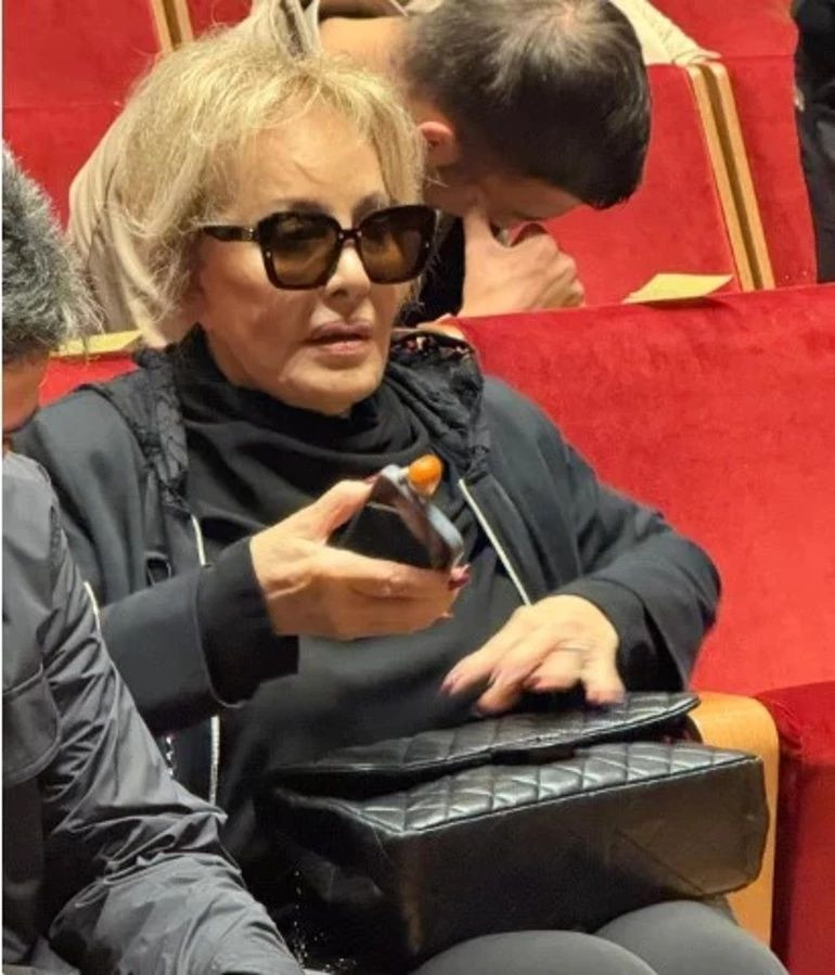 Muazzez Abacı’ya hüzünlü veda: AKM’de gözyaşları sel oldu! Torununun duygusal sözleri töreni sarstı: Bana her akşam meyve tabağı yapar, çorap giymemi söylerdi! - Sayfa 8