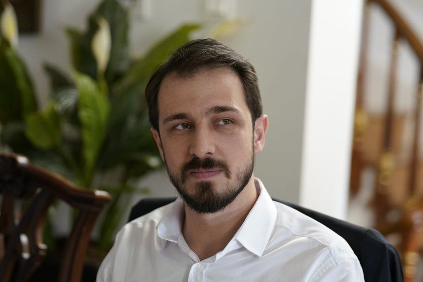 Emrah Altıntoprak'ın Kızılcık Şerbeti'nden ayrılma nedeni olay oldu! 'Feyza Civelek kişisel hijyenine dikkat etmiyor' iddiası - Sayfa 4