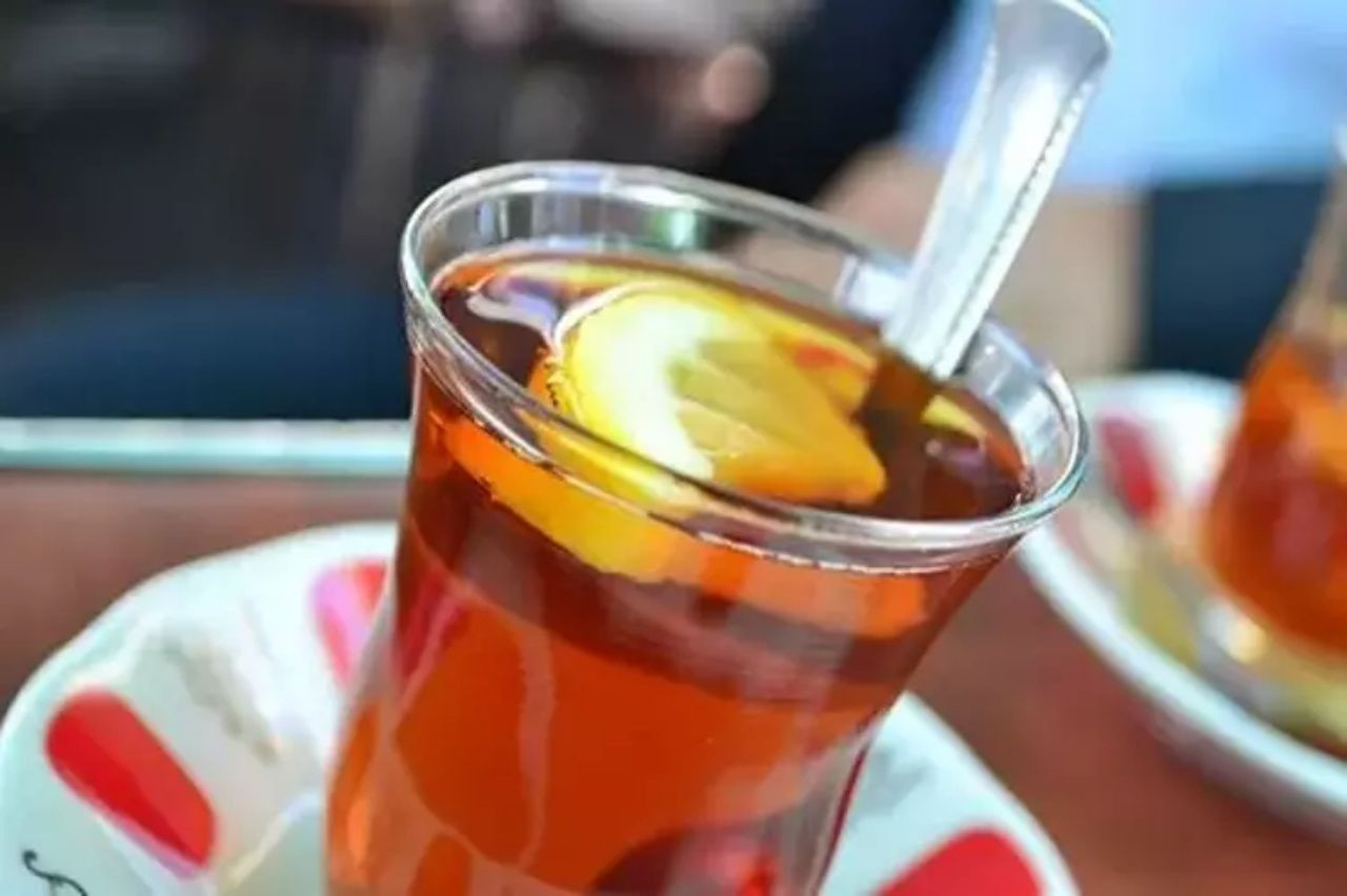 Çay yanına verilen limon için para istemişlerdi! Ticaret Bakanlığı o kafeye ceza kesti - Sayfa 1