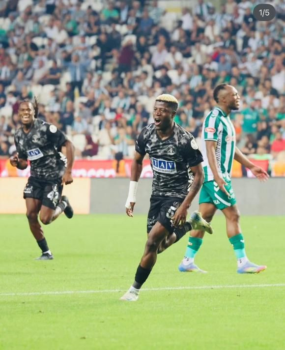 Aman Galatasaray duymasın! Fenerbahçe Süper Lig'in genç yıldızını rakibinin elinden söküp alıyor - Sayfa 6