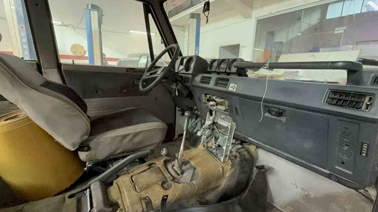 Oğlu satın aldı! “Efsane Vali”nin makam aracı 45 yıl sonra evine geri döndü - Sayfa 3