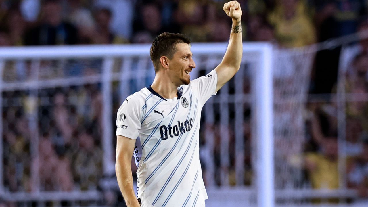 Mert Hakan Yandaş dönemi sona eriyor! İşte Fenerbahçe'de ayrılık kararı verilen 3 yıldız - Sayfa 11