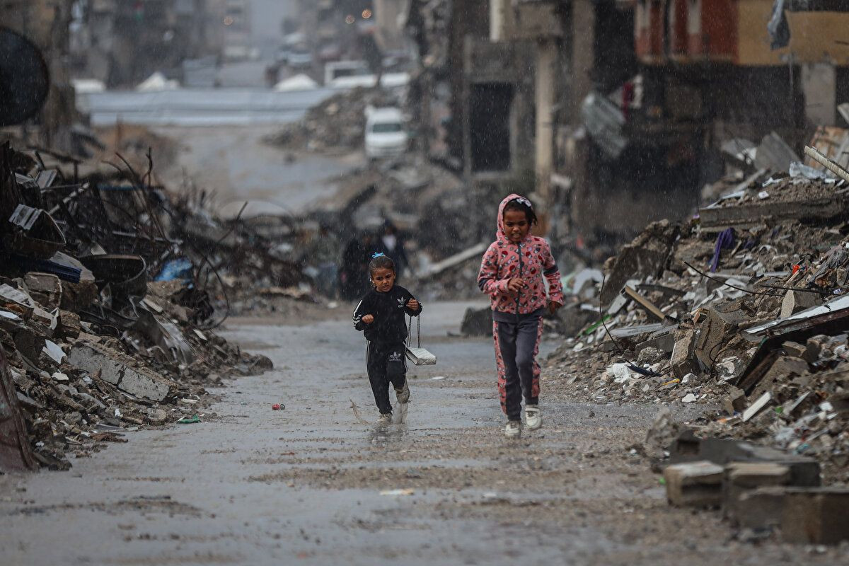 Gazze'de felaket! Şiddetli yağış Filistinlilerin çadırlarını sular altında bıraktı - Sayfa 13