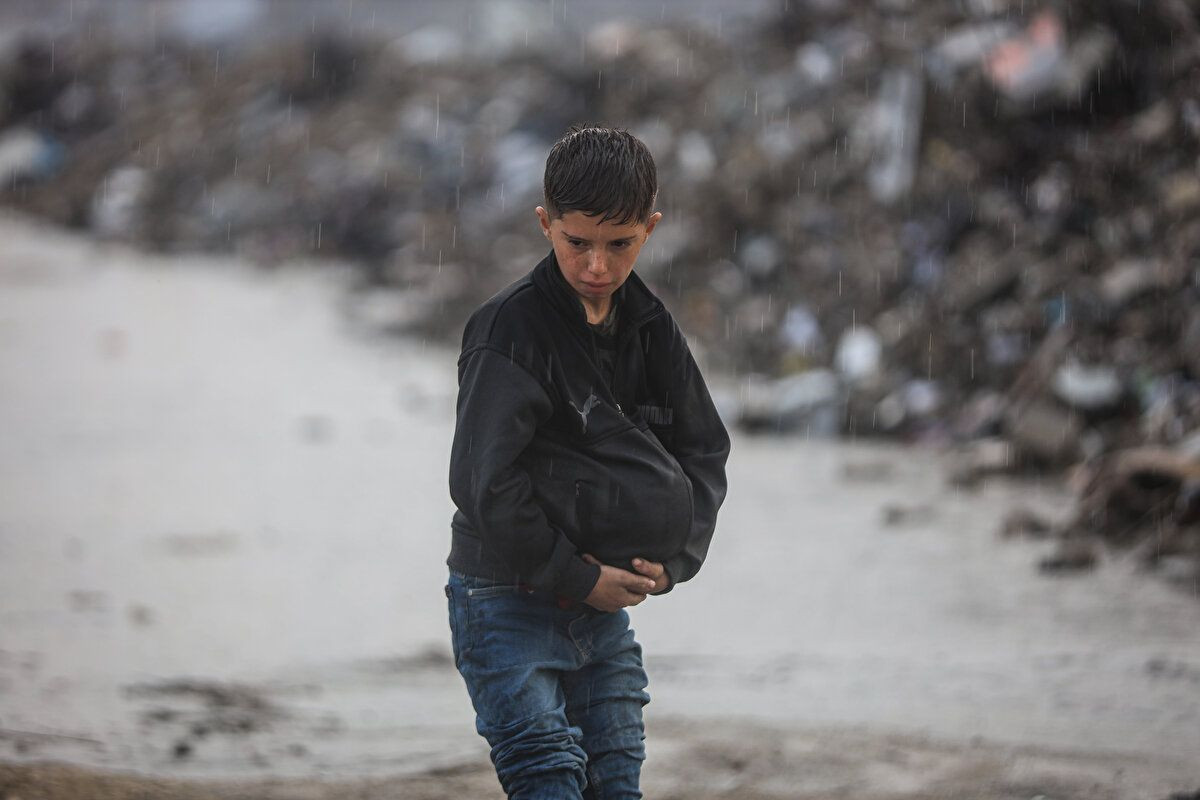 Gazze'de felaket! Şiddetli yağış Filistinlilerin çadırlarını sular altında bıraktı - Sayfa 2