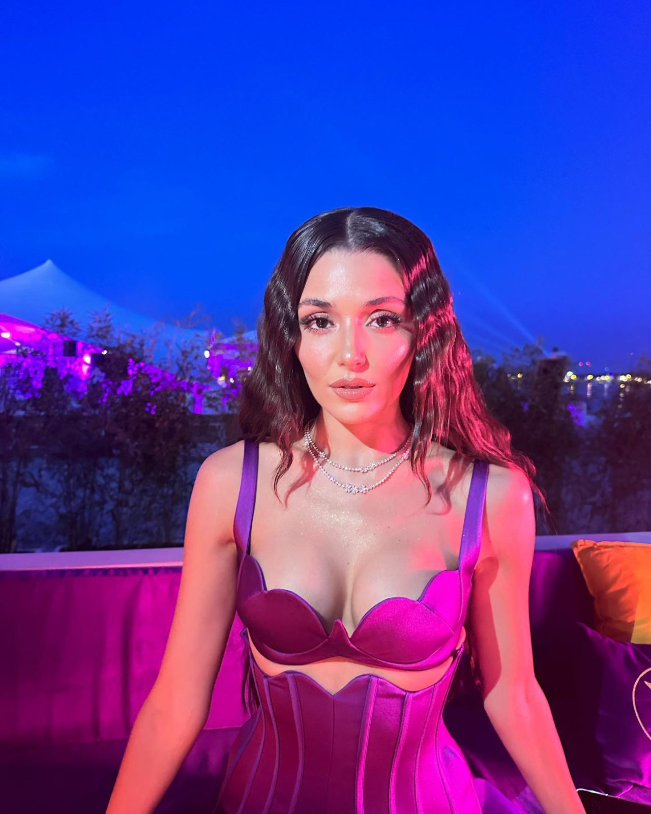 Hande Erçel'in hayatında biri mi var? Olay cevap - Sayfa 4