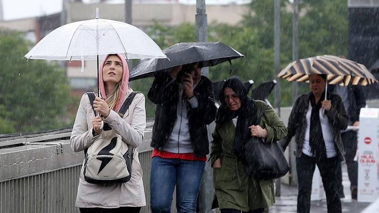 Kış bastırdı! Meteoroloji alarm verdi: Yağışlar 11 ili vuracak - Sayfa 1