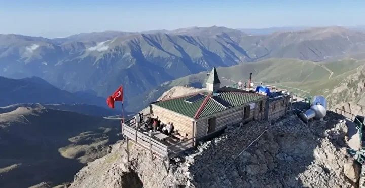 Kırklar Dağı’nda tarihî mescit alevlere dayanamadı... Manevi merkez bir gecede yok oldu! - Sayfa 6