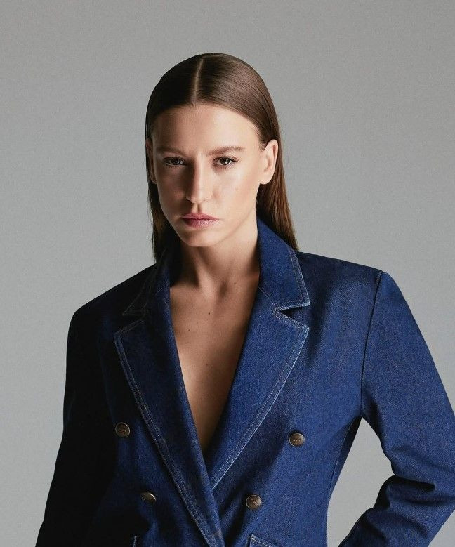 Ünlü isimler peş peşe ''Hayatım film olursa beni Serenay Sarıkaya oynasın'' deyince Farah Zeynep Abdullah bakın ne yaptı - Sayfa 1